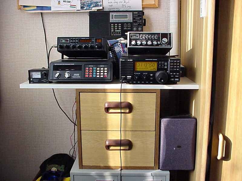 Ed's receiving station with an Icom IC-R75