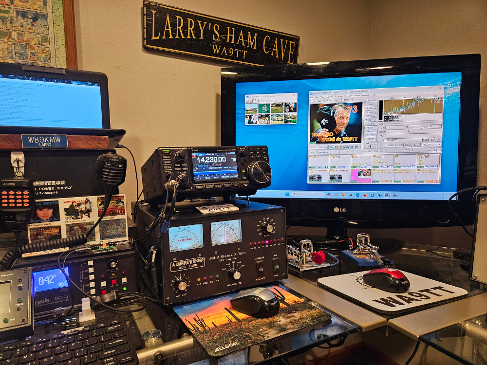 Larry Peterson WA9TT HF station and SSTV operating position